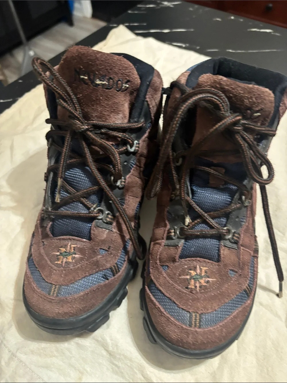Brown Suede Men’s Outdoor Boots with Navy Mesh Accents